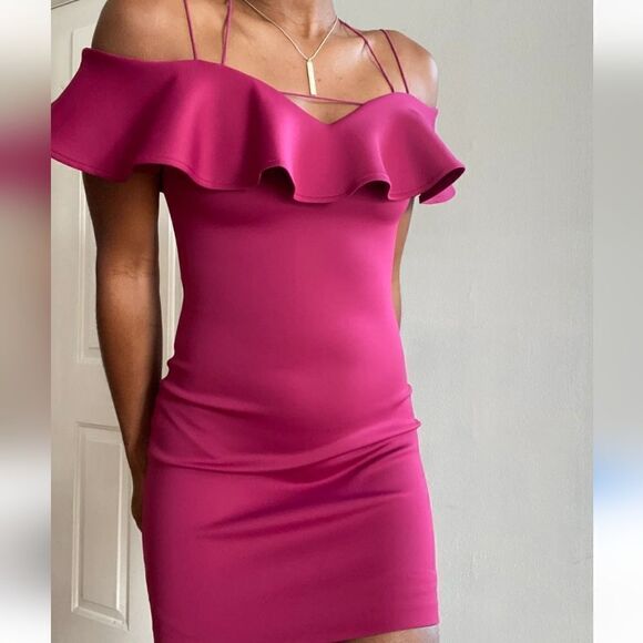 Guess  Nwt Crushed Berry Off The shoulder Mara Dress - Picture 12 of 12